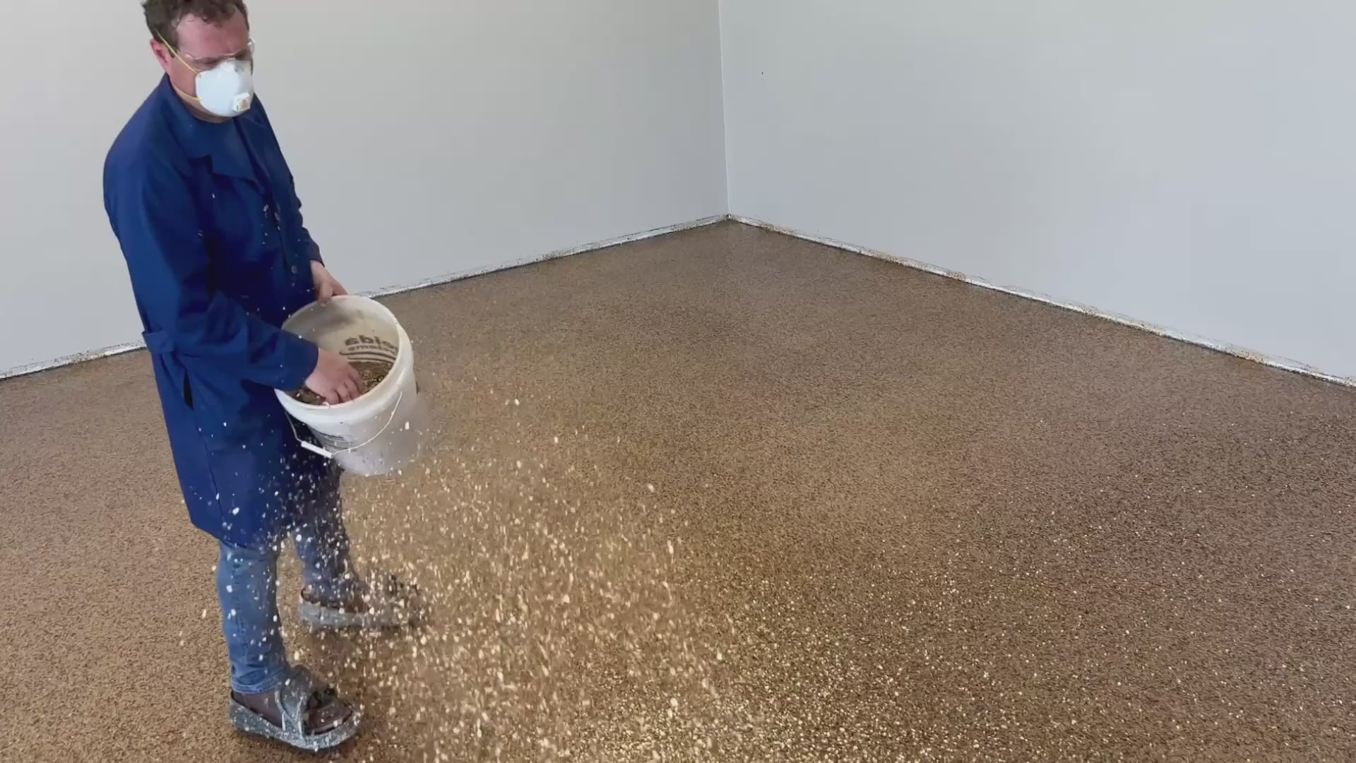 Load video: Medallion Torginol Mica Flakes